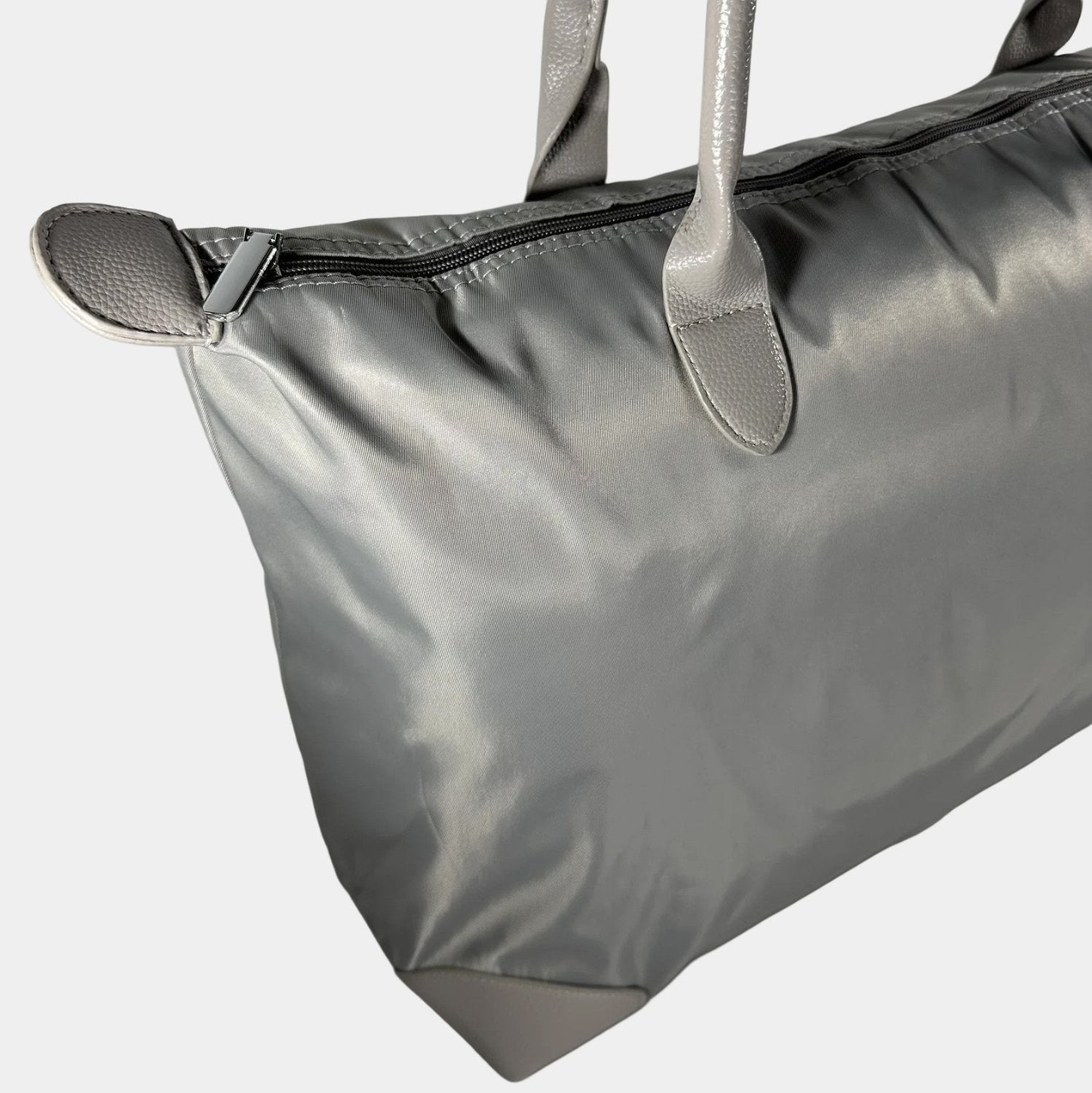 Shoppingbag Silvergra Slitstark Nylon close up